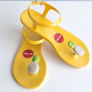 NIB Katy Perry Geli Ankle Strap Sandal Tropical Pineapple Toe Thong; Yellow Sz 5
